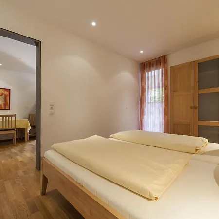 Kobl Apartman *